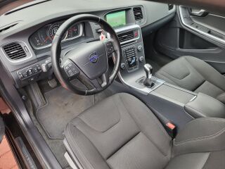 Volvo V60 Kinetic Black idition 2.0 D2 Euro6 88кВ