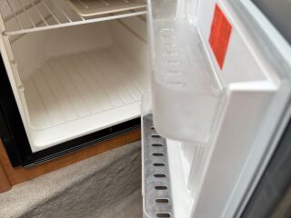 Sea Ray 240 Sundancer FACELIFT    töötunde 84h 5.0 V8 Mercruiser MPI 193kW