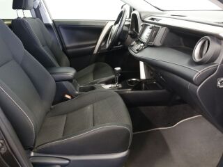Toyota RAV4 Luxury 114кВ