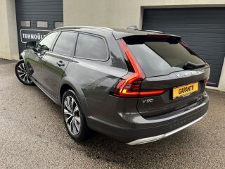 Volvo V90 Cross Country Intelli Safe Pro Luxury AWD MY22 2.0 B5 KERS MILD Kerghübriid 183kW