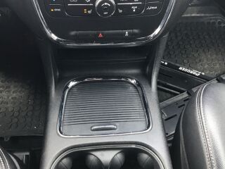 Lancia Voyager LUXURY STOW N GO SWISS GOLD S LINE EDITION 131kW