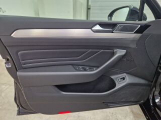 Volkswagen Passat Executive IQ LIGHT Maatriks 2.0 TDI 110kW