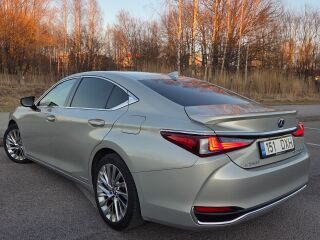 Lexus ES 300h Luxury Line Mark Levinson 2.5 131kW