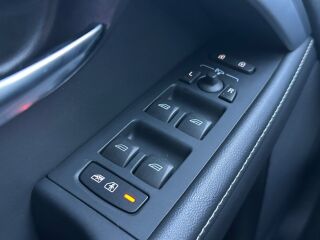 Volvo V70 Summum Family Edition 2.4 R5 D3 100kW