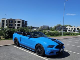 Ford Mustang 3.7 227кВ