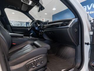 BMW X5 xDrive30d M-Sportpakett 3.0 190кВ