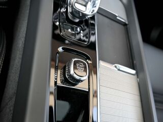 Volvo XC60 AWD 4C B&W LUXURY+ BLACK EDITION INTELLI PRO 2.0 T6 Plug-in LONG RANGE 293kW