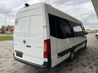 Mercedes-Benz Sprinter 519CDI 22+1+1 2.0 R4 140kW