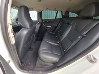 Volvo V60 Summum Ice White 2.0 D4 133kW