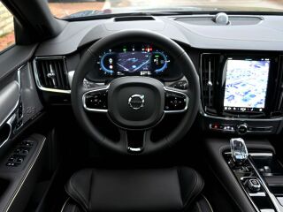 Volvo S90 AWD T8 B&W ULTIMATE DARK XENIUM INTELLI SAFE F 2.0 T8 Plug-in Hybrid Long range 335kW