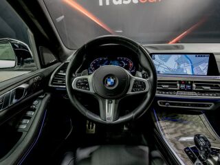 BMW X7 Individual-Sky lounge-M Paket 3.0 250kW