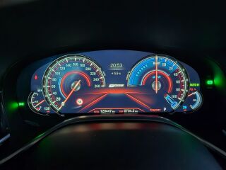 BMW 740 e iPerformans M-Paket 2.0 240кВ