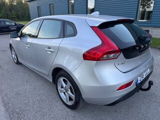 Volvo V40 Momentum 1.6 D2 84кВ