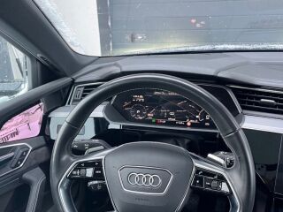Audi e-tron E tron 55 300kw 158kW