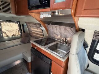 Chevrolet Express 2500 Roadtrek 170 Versatile Camper Van 4.8 V8