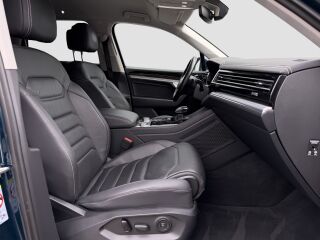 Volkswagen Touareg Elegance 4Motion 3.0 TDI 210кВ