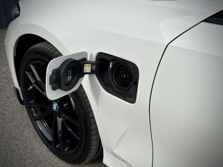 BMW 330 e xDrive M-Sportpakett LCI 2.0 R4 215kW