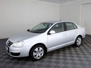 Volkswagen Jetta Comfortline 1.6 75кВ