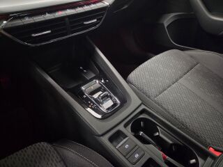 Skoda Octavia HB Elegance 1.5 96кВ