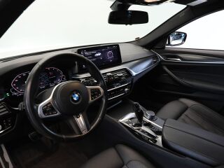 BMW 530 E X-Drive M-Sportpakett 2.0 215кВ