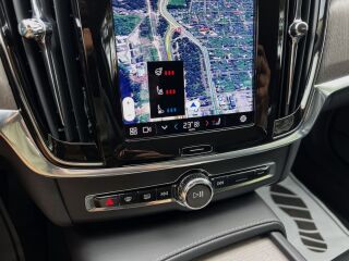 Volvo V90 Cross Country Inscription Facelift AWD MY22 2.0 B5 KERS MILD Kerghübriid 183kW