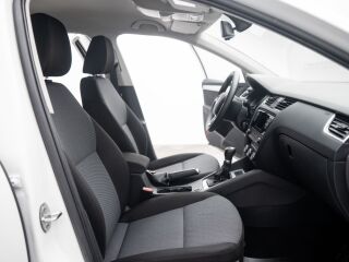 Skoda Octavia Combi 1.8 132кВ