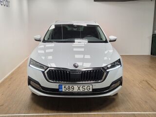 Skoda Octavia Combi Elegance 1.5 110кВ
