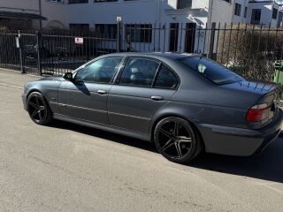 BMW M5 5.0 V8 294kW