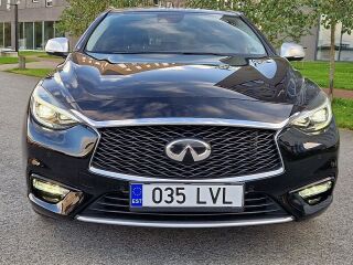 Infiniti Q30 LUXE City Black AWD 2.1 D 125kW