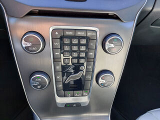 Volvo V40 SUMMUM XENIUM 1.6 T3 110kW