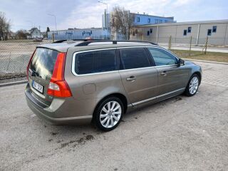 Volvo V70 Momentum 2.0 D3 120кВ