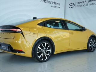 Toyota Prius Luxury Plug-In Hybrid 2.0 111кВ
