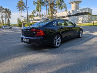 Volvo S90 D5 AWD MOMENTUM 2.0 173kW