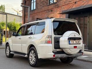 Mitsubishi Pajero Rockford DESIGN 3.2 147kW