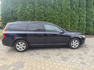 Volvo V70 MOMENTUM 2.4 R5 D5 136kW