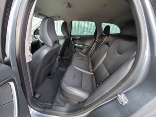 Volvo XC60 Momentum Osmium Grey Metallic 2.0 D4 140кВ