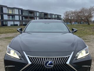 Lexus ES 300h 2.5 131kW