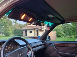 Mercedes-Benz E 300 Turbo 3.0 108kW