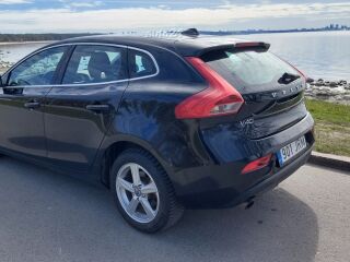 Volvo V40 2.0 140kW