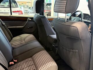 Mercedes-Benz E 230 2.3 TSI 97kW