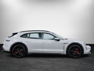 Porsche Taycan 4S 420кВ