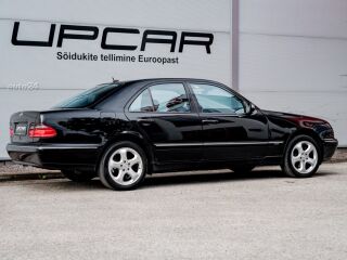 Mercedes-Benz E 280 4-Matic Avantgarde V6 150kW