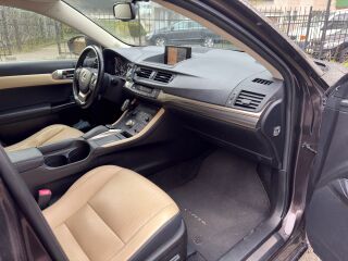 Lexus CT 200h 1.8 73kW