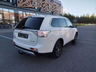 Mitsubishi Outlander 4WD 2.2 R4 110kW