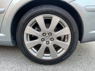 Toyota Avensis Linea Sol 2.4 120kW