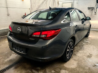 Opel Astra 1.4 103kW