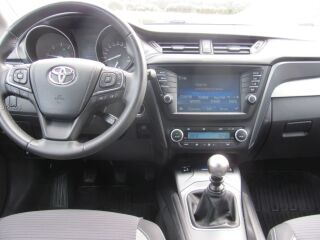 Toyota Avensis 2.0 105kW