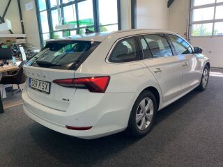 Skoda Octavia Combi Ambition TSI m-Hybrid 1.5 TSI 110кВ