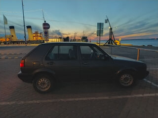 Volkswagen Golf 1.6 51кВ