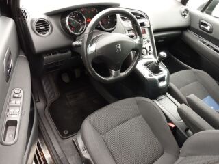 Peugeot 5008 Style Facelift 1.6 R4 HDi 84kW